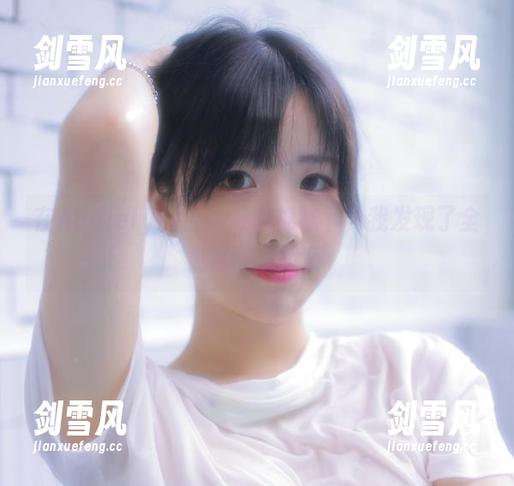 在Addielyn(에디린)的棉袜下，我发现了全新的壁纸世界