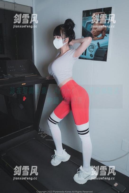 泳衣写真合集：Aram(아람)带你体验水中蹦跶的快乐