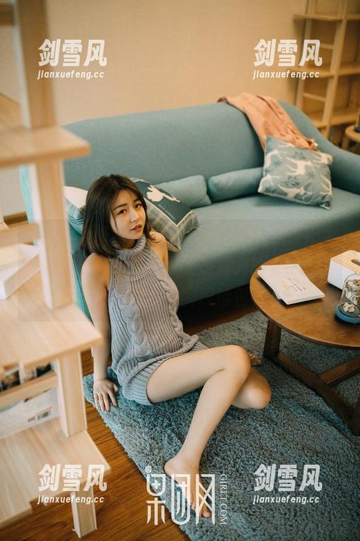 GIRLT果团网 - 私拍原图，陈雅漫在比基尼里切换角色：‘今天是海滩的女王，明天可以是梦游的表情包！’