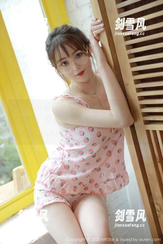 MFStar模范学院-柳侑绮Sevenbaby MFStar模范学院 - 纯白的柳侑绮Sevenbaby,作品集似乎在跟我说“Comecloser,butnottooclose”之类的。
