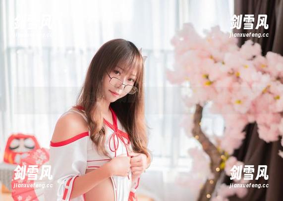 Money冷冷投递的OL制服合集，别以为只有穿搭简单哦