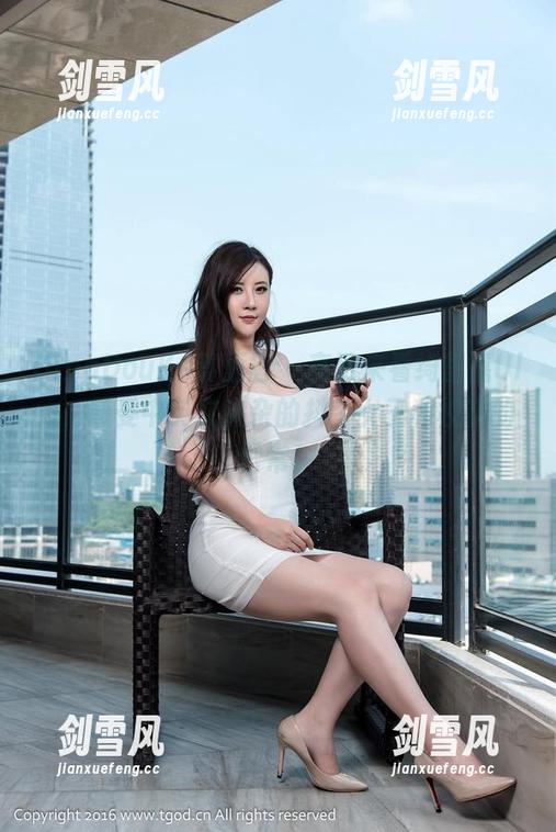 QingDouKe青豆客 - 高清来看绮里嘉Ula，感受中英文夹杂的抖音女王和校花的日常！