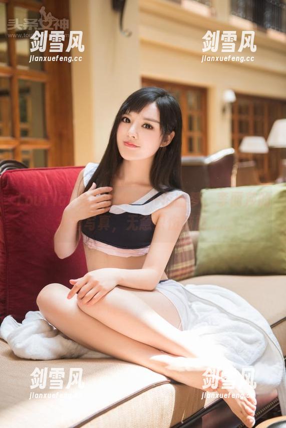 TouTiao头条女神 - 一帘幽梦，李丽莎的全套写真，无意识伤脑筋......