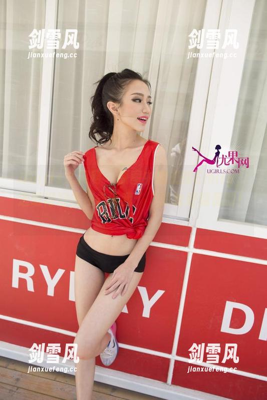 UGirls尤果网 - 原图中的奶茶Emily，透明得好像在告诉我：“没啥好隐藏的！”