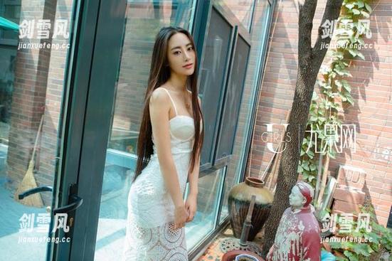 UGirls尤果网 - 福利大放送！苏糯米的原图澎湃到让我脑洞大开，镂空部分好像在邀请想象力的舞蹈。