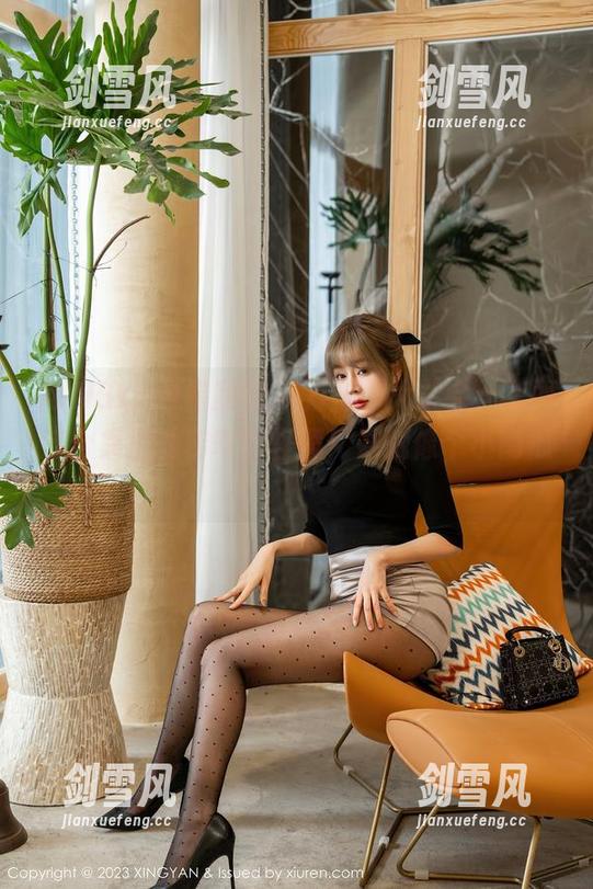 XINGYAN星颜社 - 万圣节大聚会，李丽莎合集里的稀奇古怪照！她就像个小南瓜！