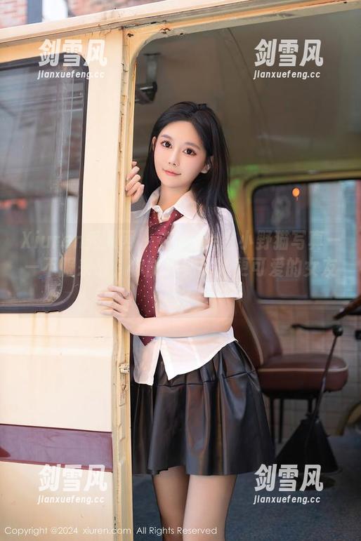 Xiuren秀人网 - 在线看e宝小野猫写真——不服来战，你能找到比她更可爱的女友吗？