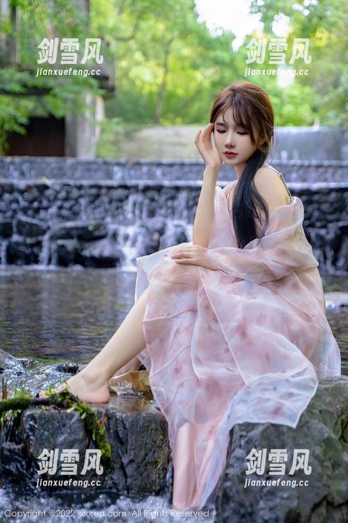 Xiuren秀人网 - 吊带少女sophie余冰，图集里的原图让你眼前一亮！