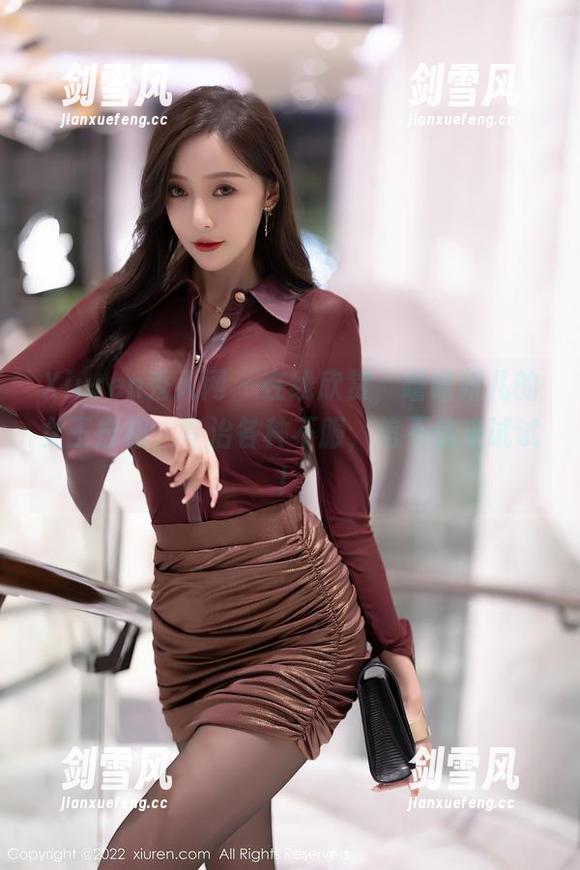 Xiuren秀人网-噜噜妞儿 Xiuren秀人网 - 在线欣赏,噜噜妞儿的女王扮相,专治各种不服,信不信来试试!