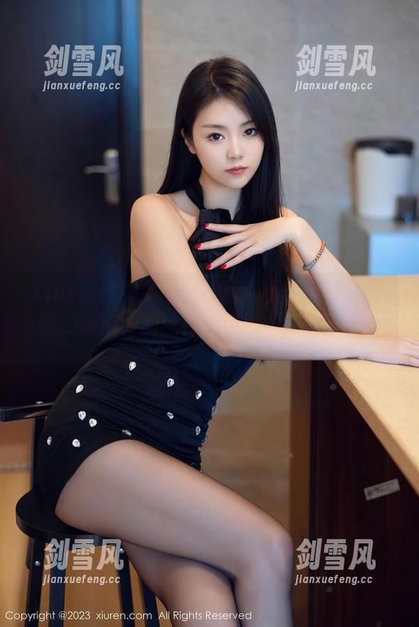Xiuren秀人网-小蛮妖_honey Xiuren秀人网 - 今天的美图更新:小蛮妖_honey和连体衣绝配,在这里等你