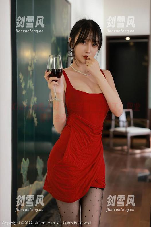 Xiuren秀人网 - 美图里的王俪丁：职业装？会不会太高级了呀