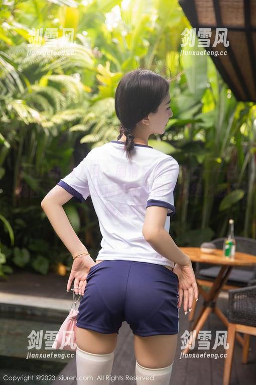 Xiuren秀人网 - 剧情反转大逃亡——白兔西希带你走进精彩的套图里你绝对想不到后续！