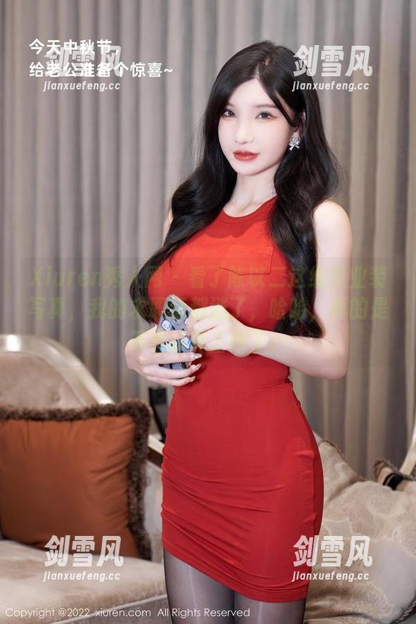 Xiuren秀人网 - 看了陈以二这组职业装写真，我的求职运都涨了，哈哈，真的是不想认真工作了。