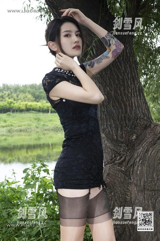 丽柜 - 美美的丝袜，竟然高清得太真实，下载后是不是得小心被“欣赏”呢？