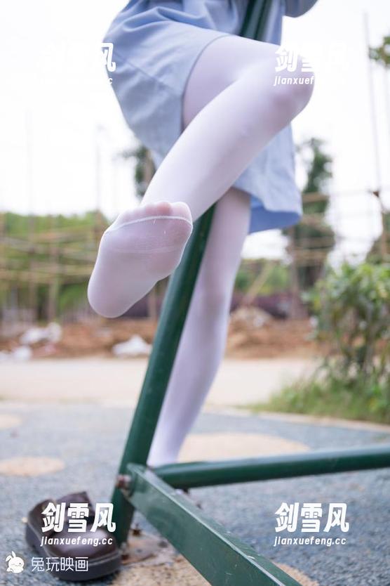 樱花JK写真集——兔玩映画的花瓣里，分享一下会不会变得更美？