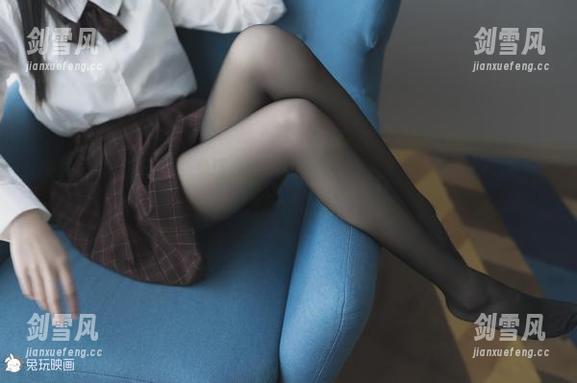 资源里的旗袍时刻，兔玩映画给你一种“今天也要好好打扮到？”的冲动，哈哈！