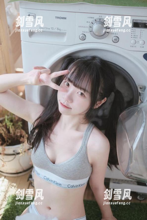 在可可小白兔最新礼服写真集中，我似乎看见了另一种可能性…丫的，这就出乎意料了！