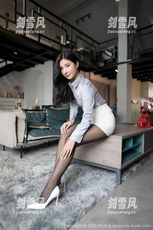 嗲囡囡 - 收到消息，芷儿Momoko的长腿合集来啦，马上下载，膝盖都要受不了！