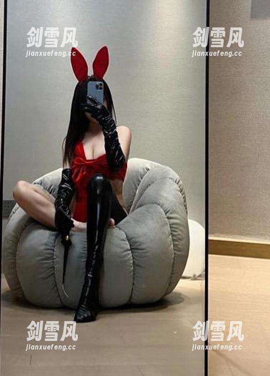 微密圈 - 奔跑的晶骡儿的套图私拍，那小护士的样子让我想起了…
