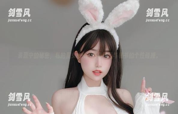 女主K 资源中的秘密,私拍里女主K的别样张扬与秘书的个性碰撞。