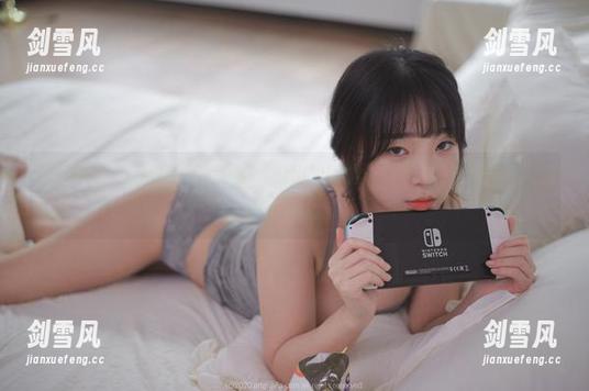 姜仁卿(강인경)携手和泉纱雾，能出的美图居然有种轻松但又让人流连的味道。