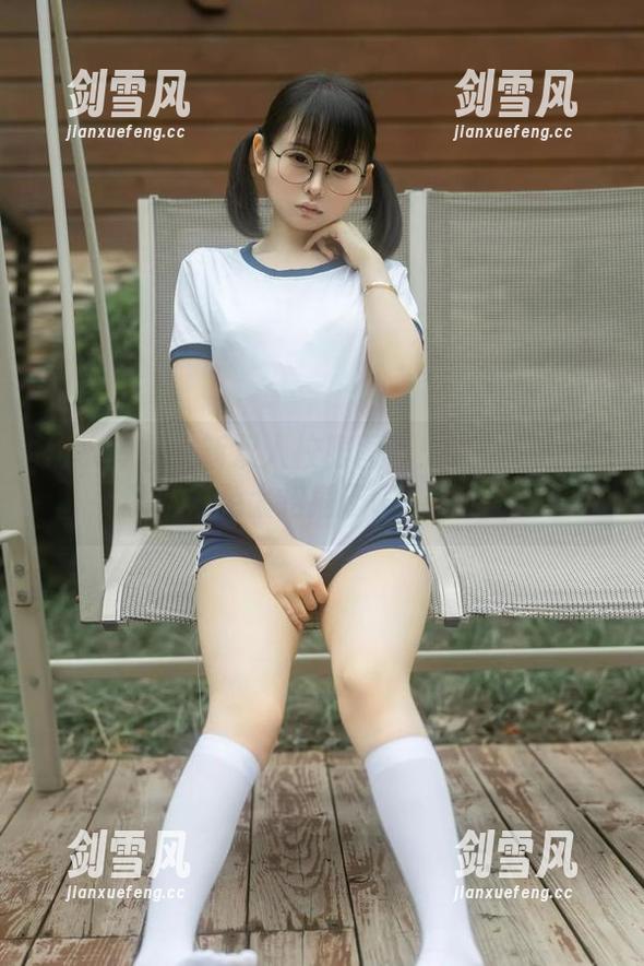 幼水铃衣最新双人校服图包：这特意的搭配，未免太招摇了吧，哈哈！