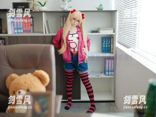 幼水铃衣 想体验纯白?幼水铃衣的免费图包在等你咯!