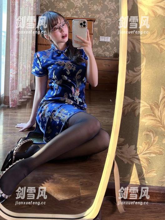 微密圈 - 白吊带袜，张思允带来不一样的无圣光美图体验