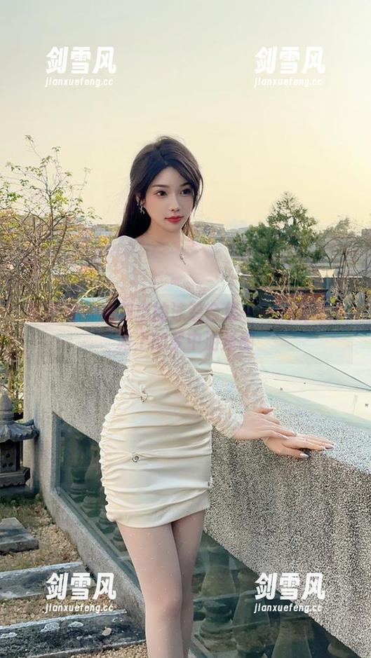 微密圈 - 徐莉芝的泳装合集——搁浅在沙滩上的梦中游泳圈
