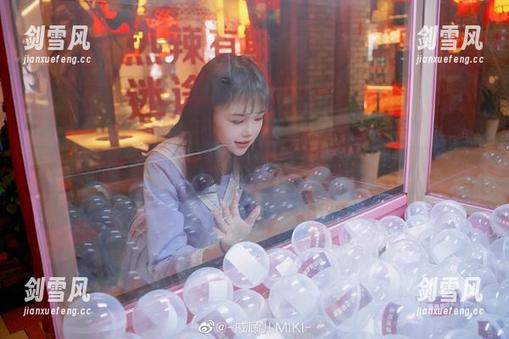 这里有戚顾儿高清貂蝉金色合集，真想把这些画框挂满墙。