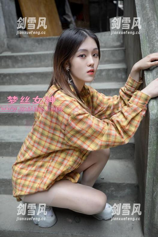 梦丝女神 - 在这“白色空间”里，也许只有评论和点赞证实我有多爱玥玥。