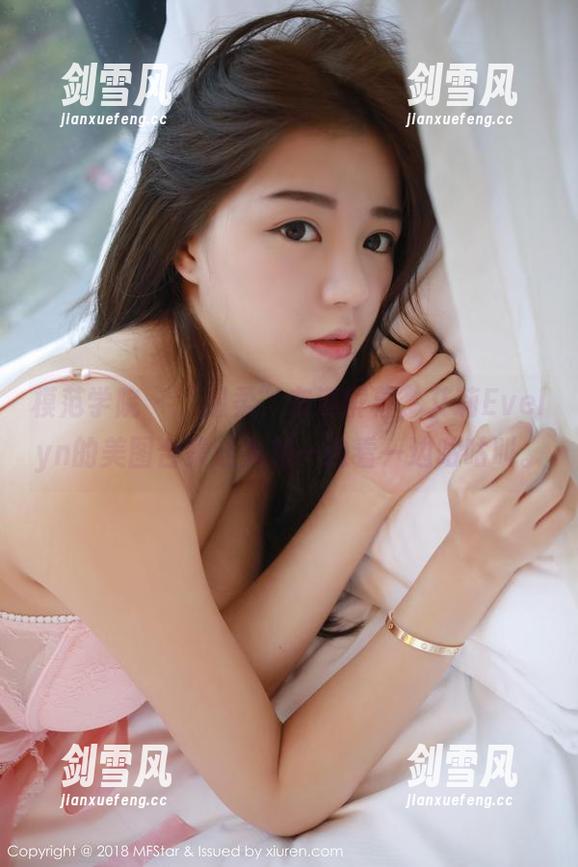 模范学院 - “温柔”布满屏幕，艾莉Evelyn的美图合集让人想一边看一边咕咕叫。