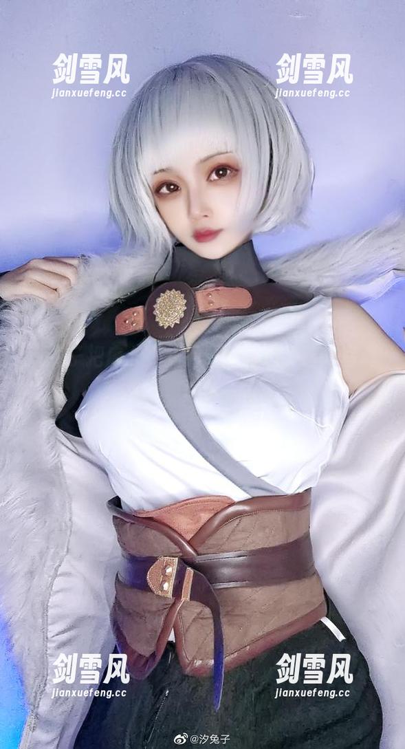 汐兔子把魔卡少女的精髓写进了这本写真图集