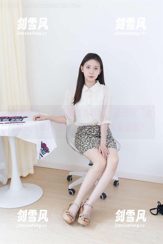 物恋传媒 - 菜菜的最新套图，居然叫“女友”，我只想问，这个女友太会拍啦！