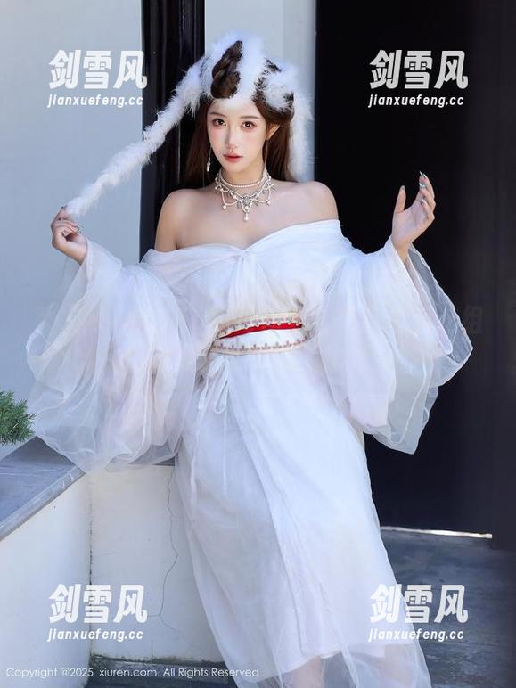 秀人网 - KOKO可可内衣合集：看着这组，有谁还能专心工作呀？