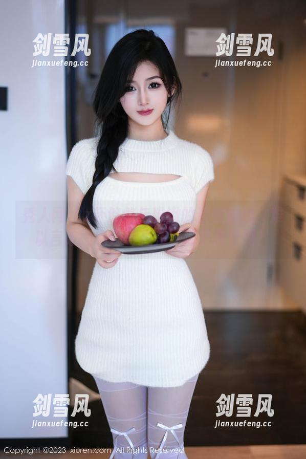 秀人网 - z杯悠悠与粉嫩的亲密接触：难以言喻的高清写真集，细节满分啊！