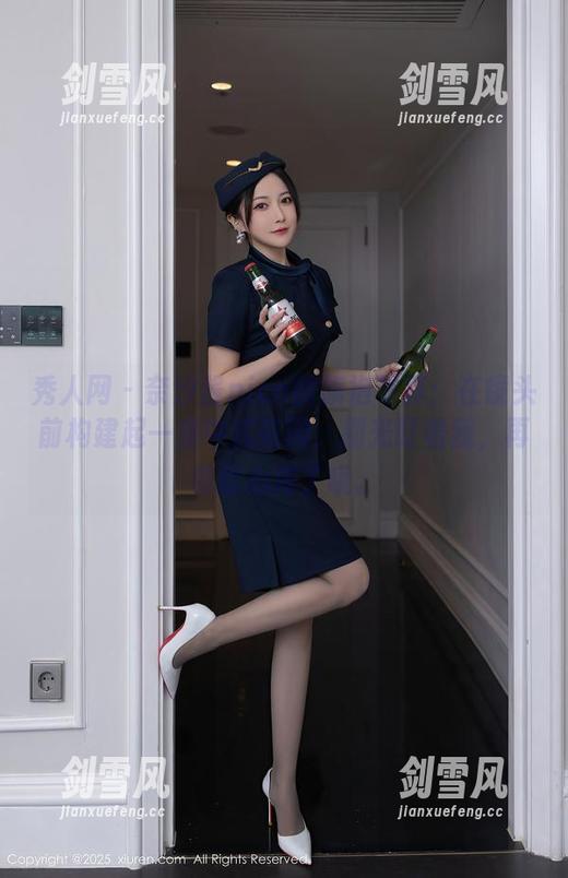 秀人网 - 奈汐酱nice的旗袍写真：在镜头前构建起一座中式花园，别光盯着我，再看就心痒了哦。
