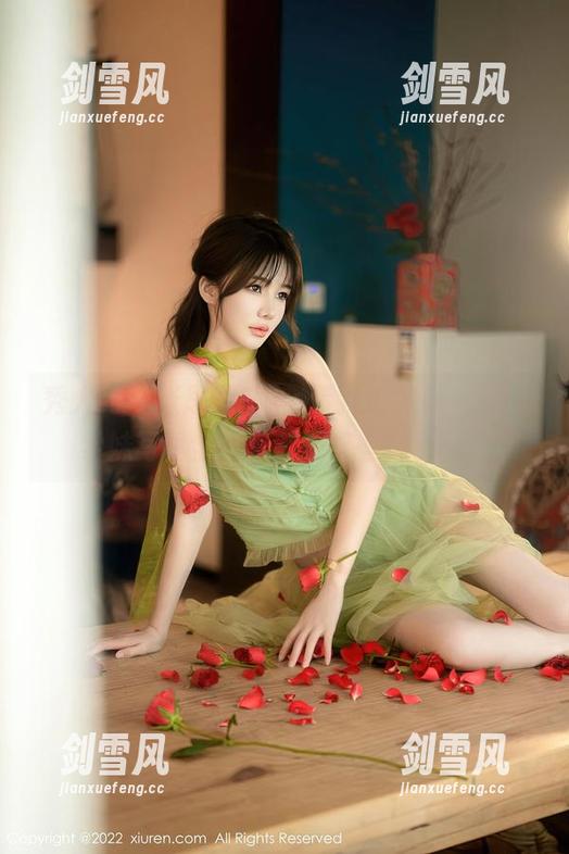 秀人网 - 张思允Nice借我给你看一看，学妹写真全集里都藏着些啥秘密。