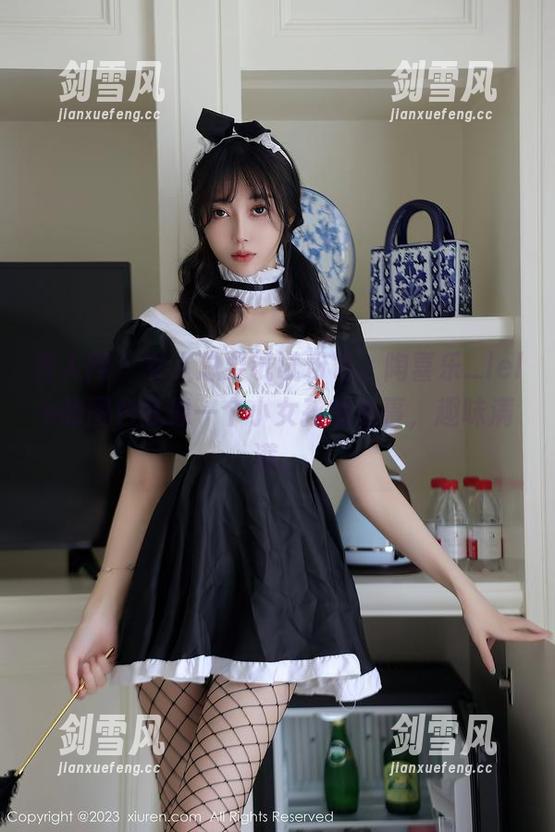 秀人网 - 女人总要试试粉色，陶喜乐_lele的图包就像一个小女孩的心事，趣味满满。