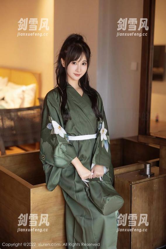 秀人网-颜浅浅Cindy 秀人网 - 短裤+颜浅浅Cindy=原图中的无意识流,照片绝催眠。