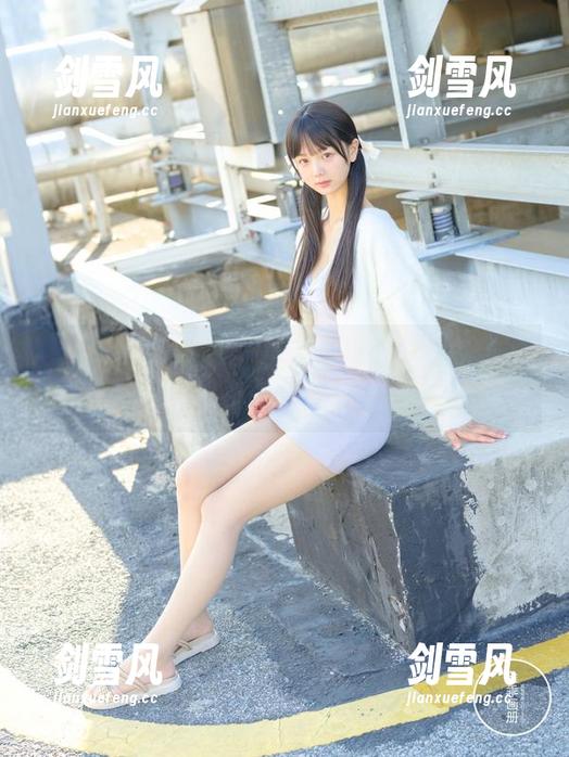稚乖画册 - 生煎团团在泳池边，原图里的水光潋滟合集。