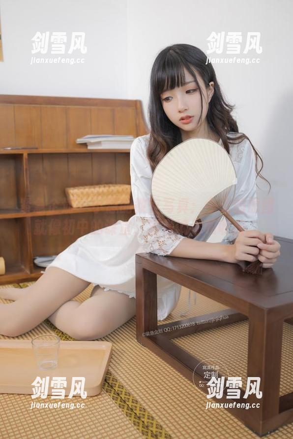 紧急企划 - 小恩的教室写真：今天的原图就像初中的课堂，满是试卷和收获。