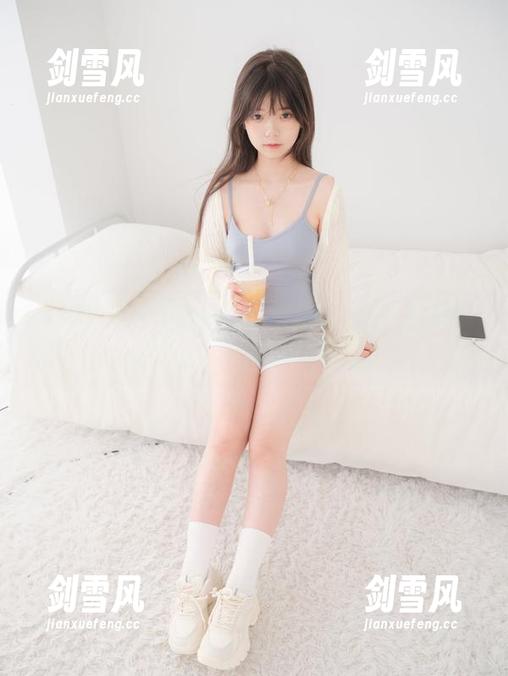 紧急企划 - 厚白丝，薄情思：在小恩的图集中感受那微妙的撩拨。
