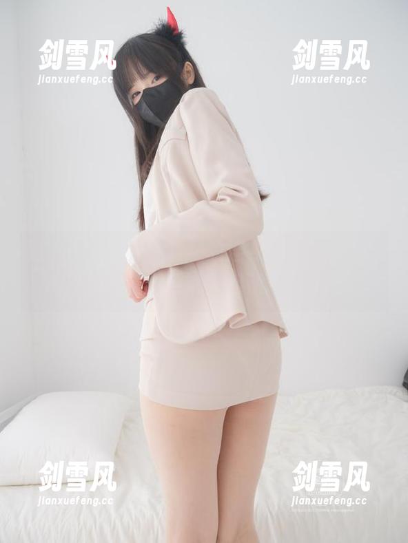 紧急企划 - 直击心灵的连衣裙，龙崎聆音的美图值得一结缘，下载没毛病！