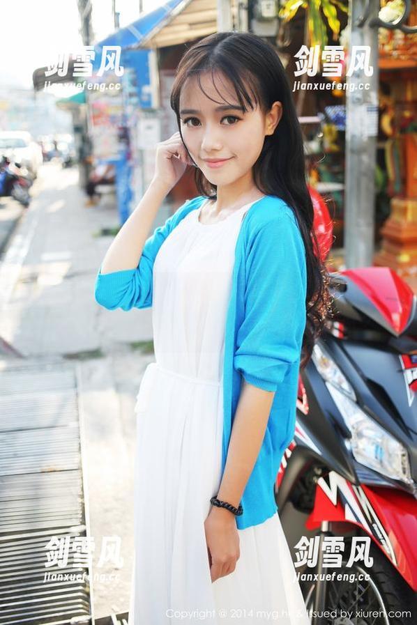 美媛馆 - 沈佳熹眼镜合集：身材、表情、眼镜，一个都不能少，不信你去试试？