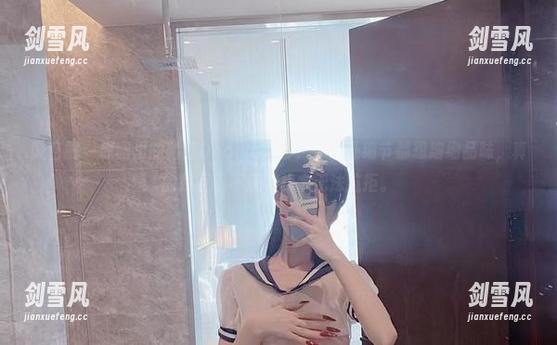 微密圈 - 原图里的脸红Dearie美脚，每一处细节都想细细品味，真的是百看不厌，根本无法抗拒。