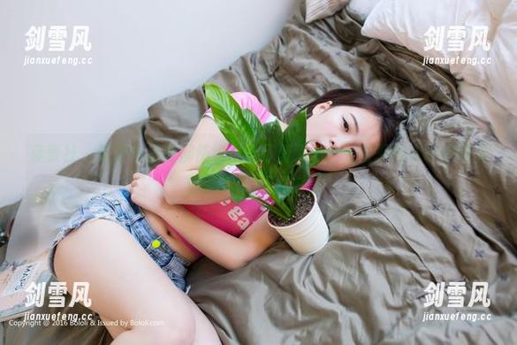菠萝社 - 这原图里的柳侑绮也太可爱了吧，七宝死库水让我每天的壁纸都想换成她！