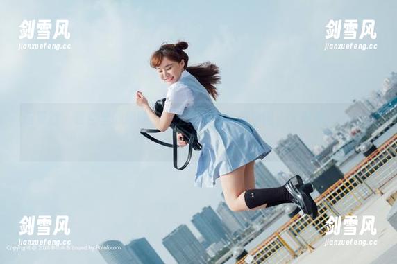 菠萝社 - 镂空里的趣味——王语纯的专属套图，下载吧，一定不亏！