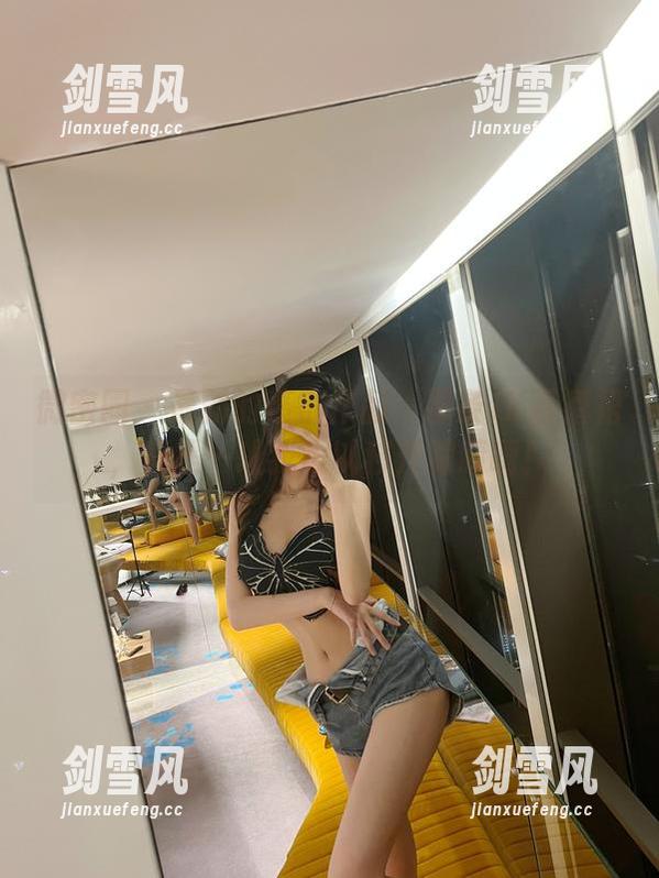 微密圈 - 最新的葛征作品：那条JK百褶裙，真是…让我难以移开眼睛啊！