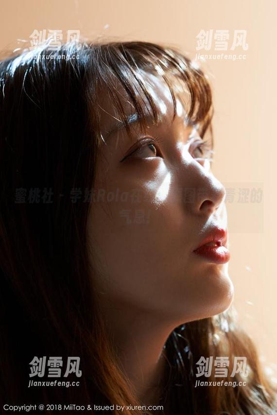 蜜桃社 - 学妹Rola在线：原图带着青涩的气息！